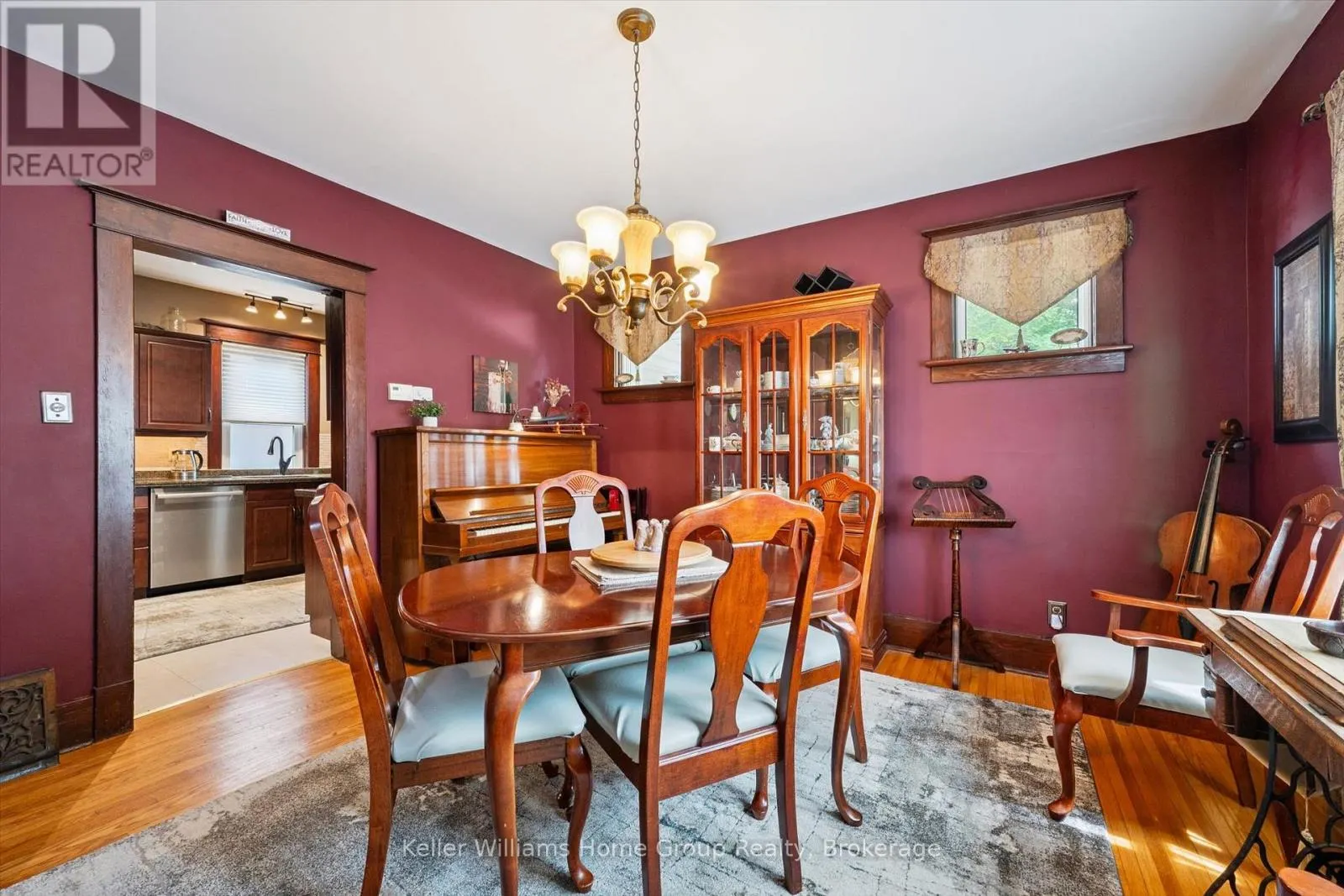 330 ANGUS STREET