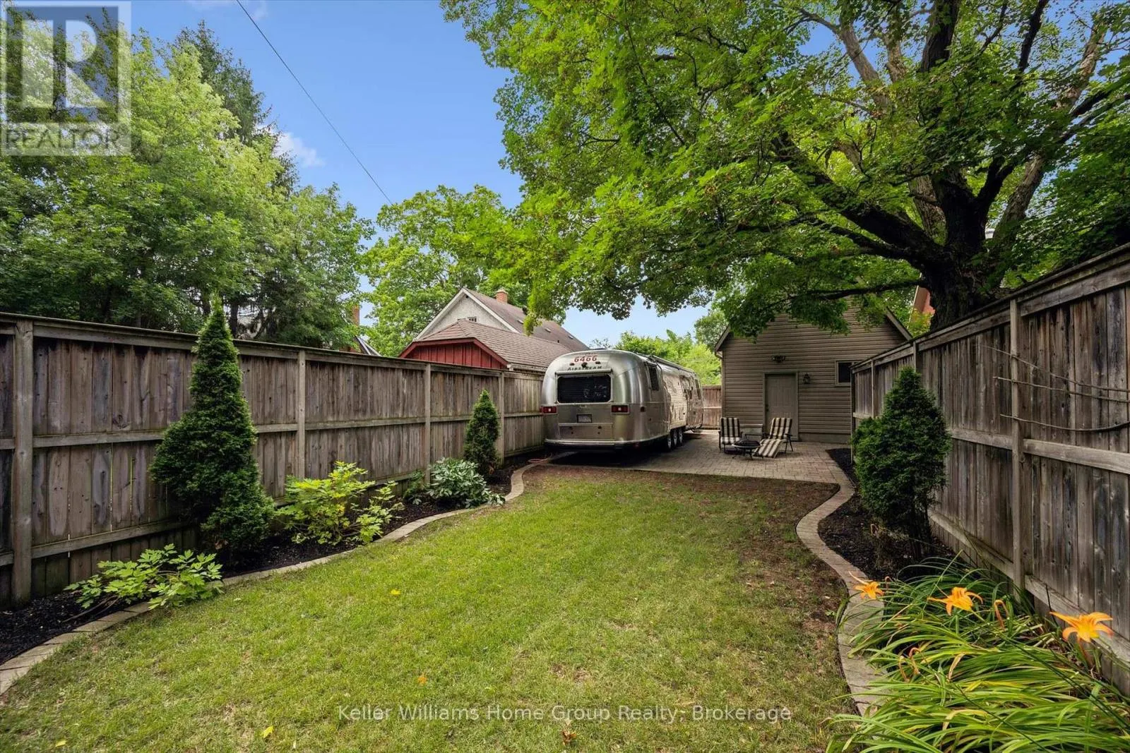 330 ANGUS STREET