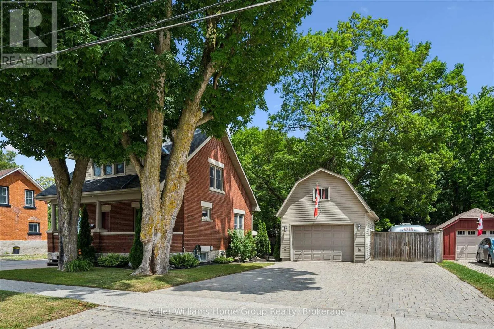 330 ANGUS STREET