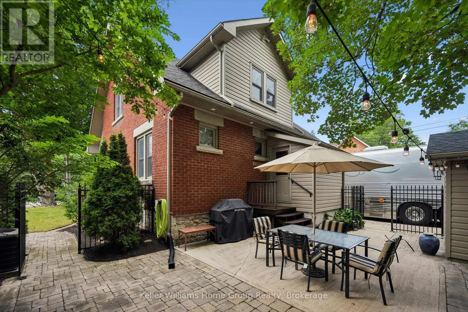 330 ANGUS STREET