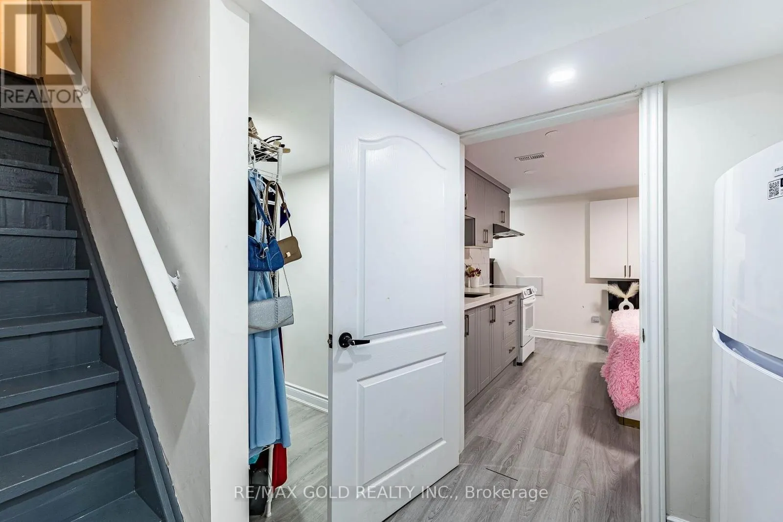 119 GLAZEBROOK CRESCENT