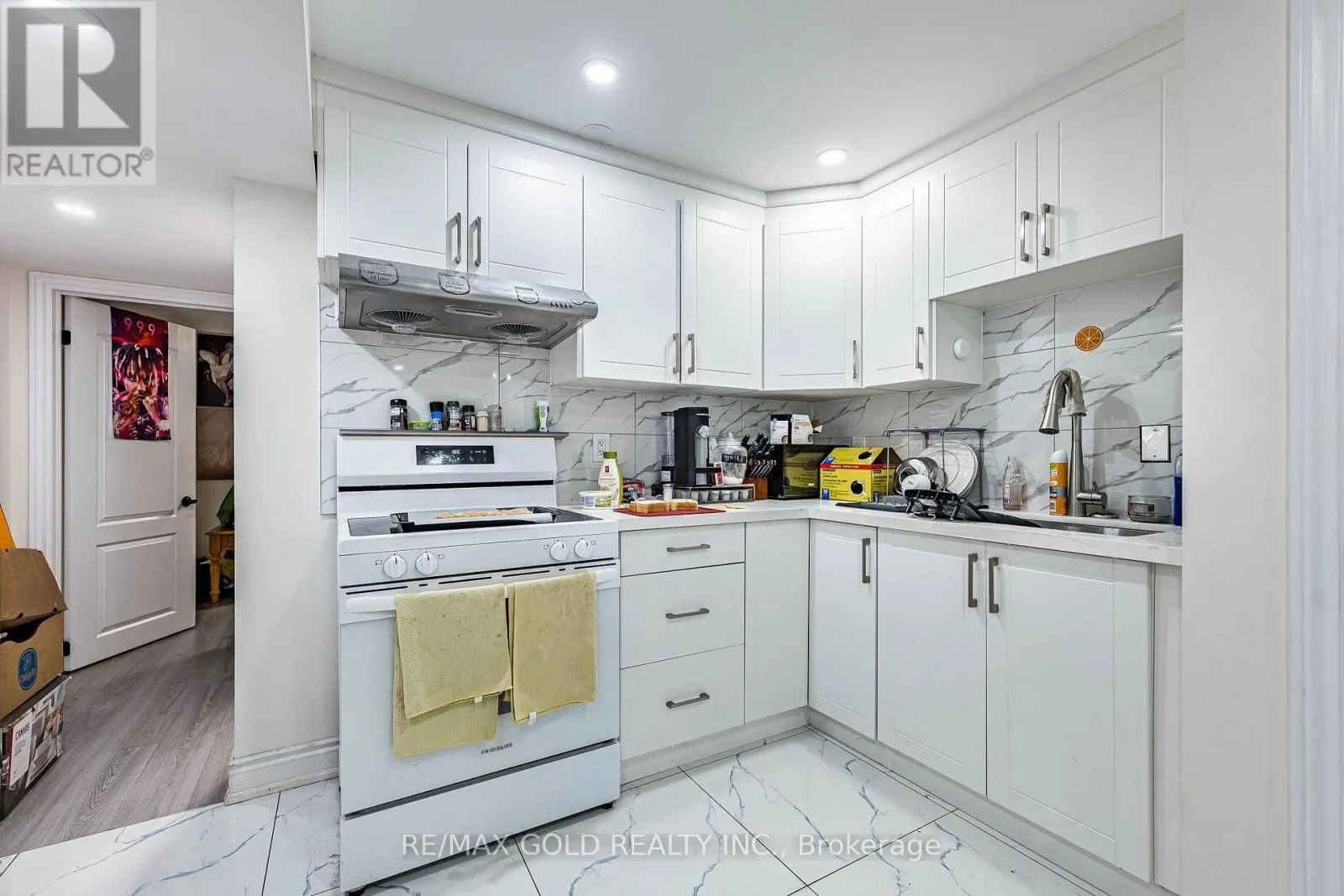 119 GLAZEBROOK CRESCENT