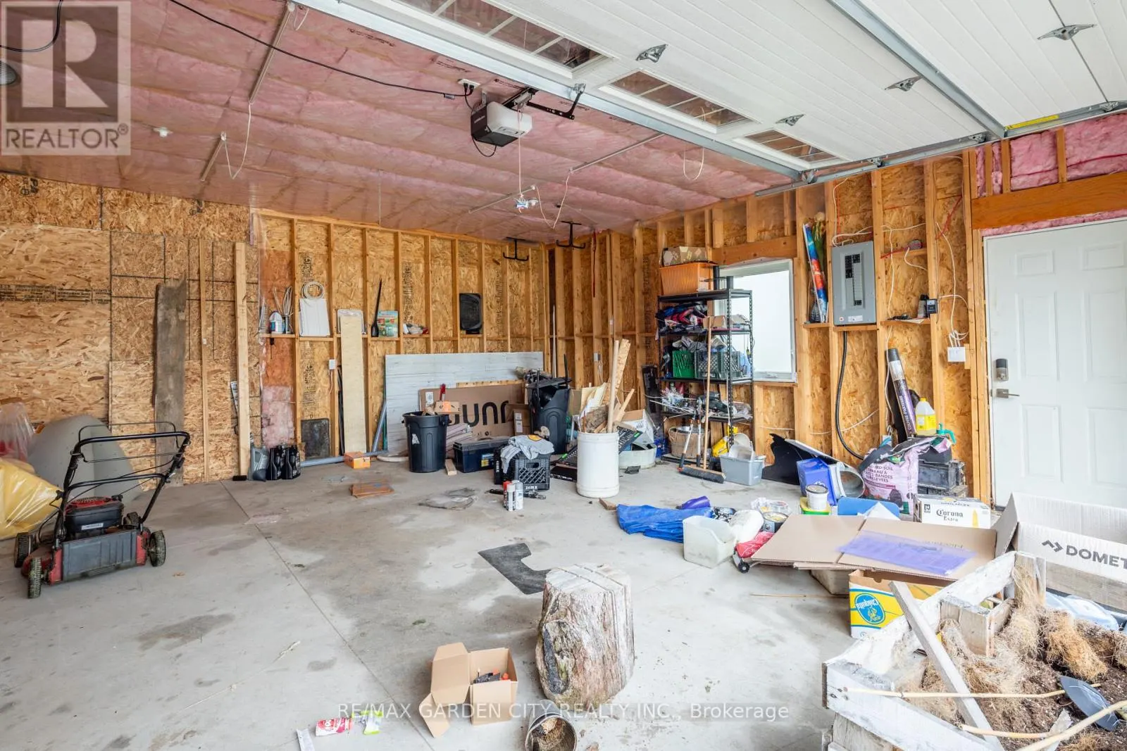695 QUAKER ROAD