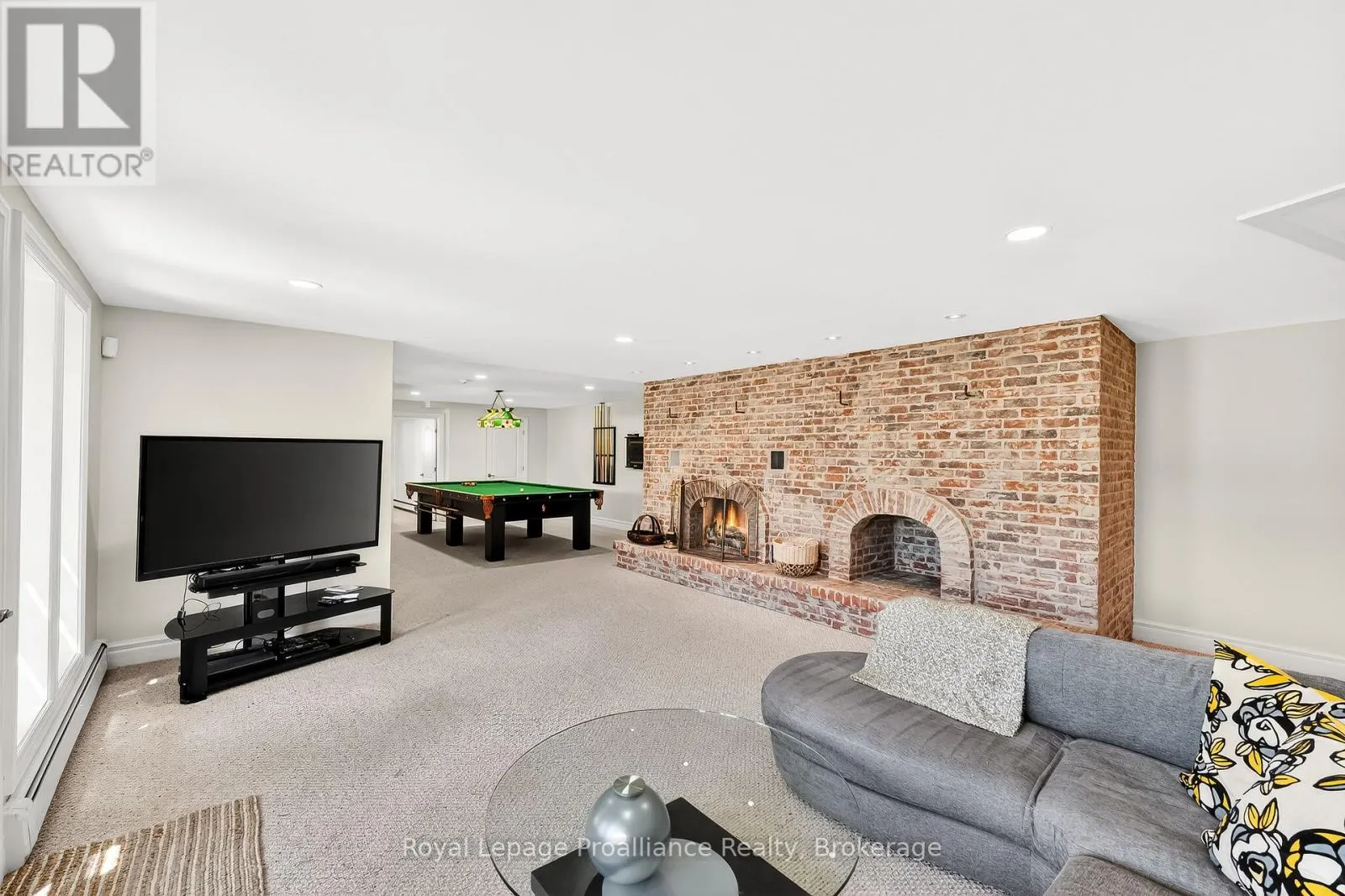 439 OAK LAKE ROAD