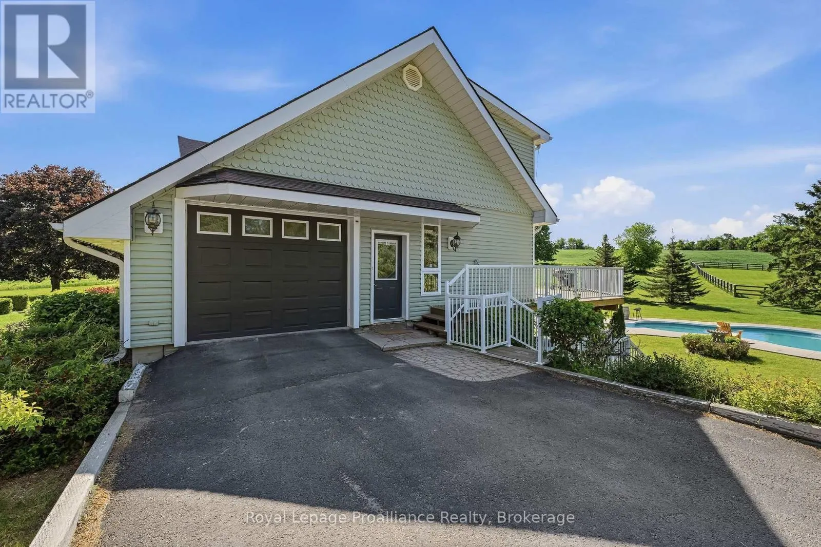 439 OAK LAKE ROAD
