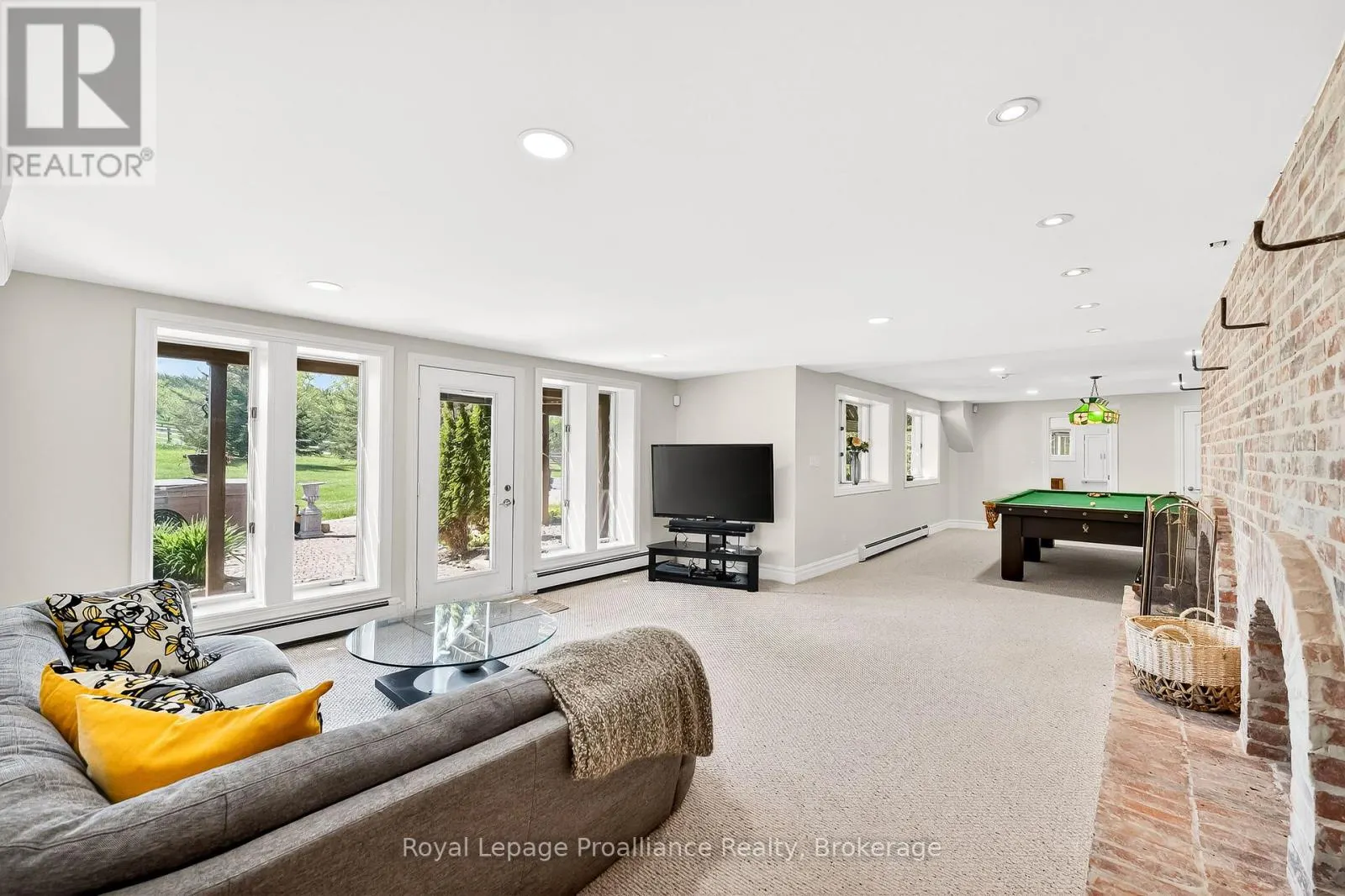 439 OAK LAKE ROAD
