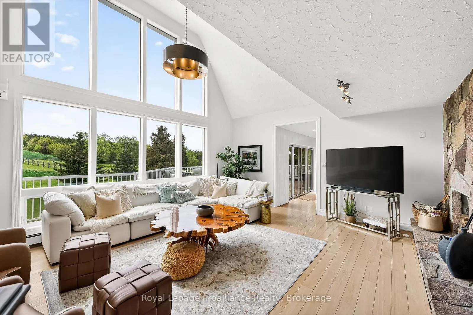 439 OAK LAKE ROAD