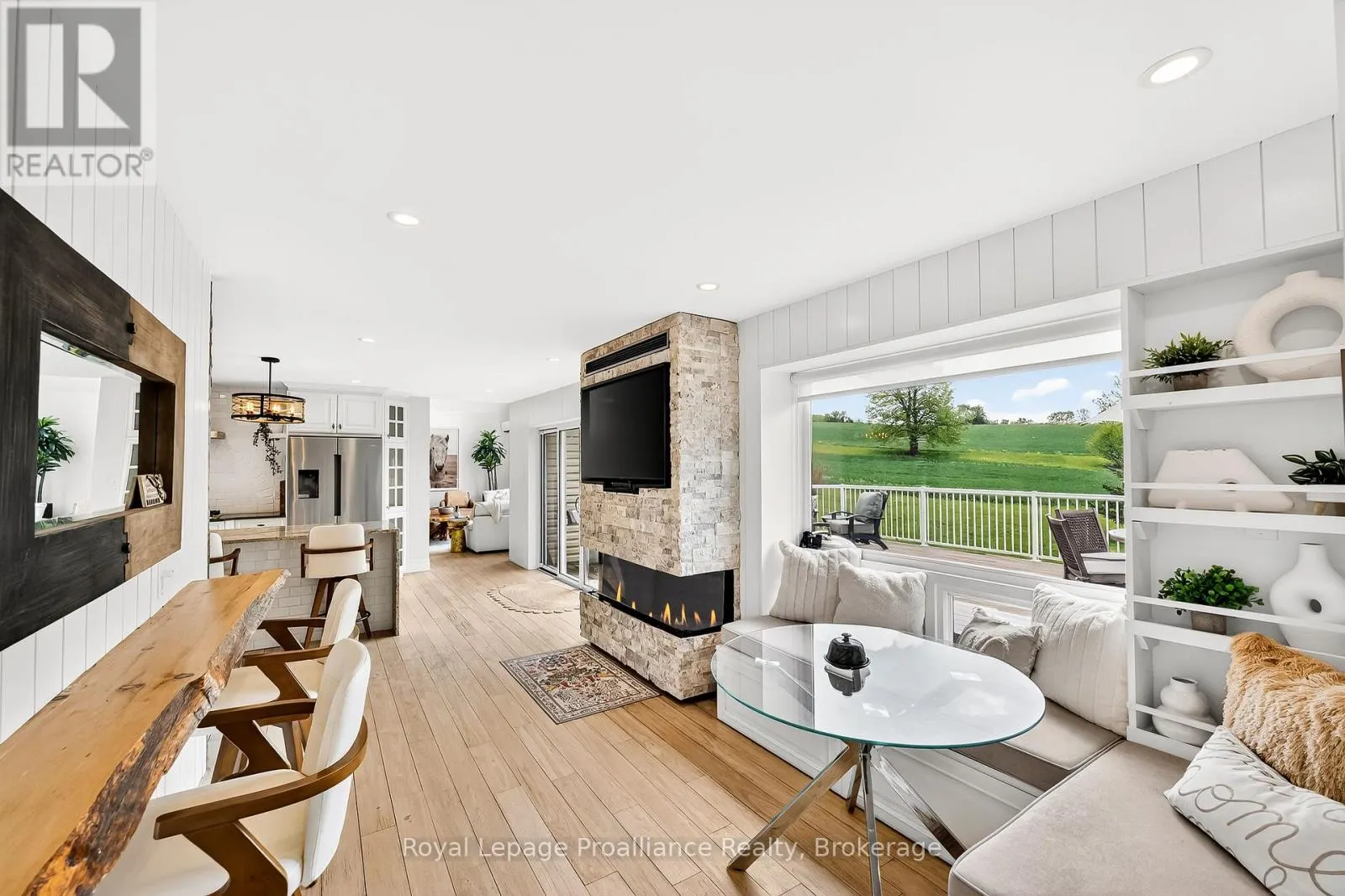 439 OAK LAKE ROAD