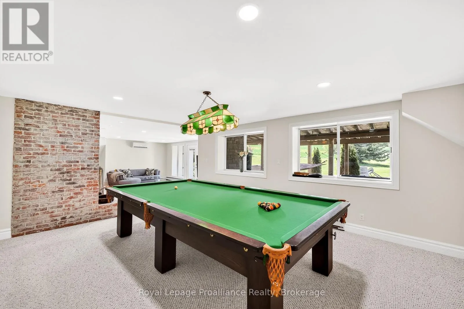439 OAK LAKE ROAD