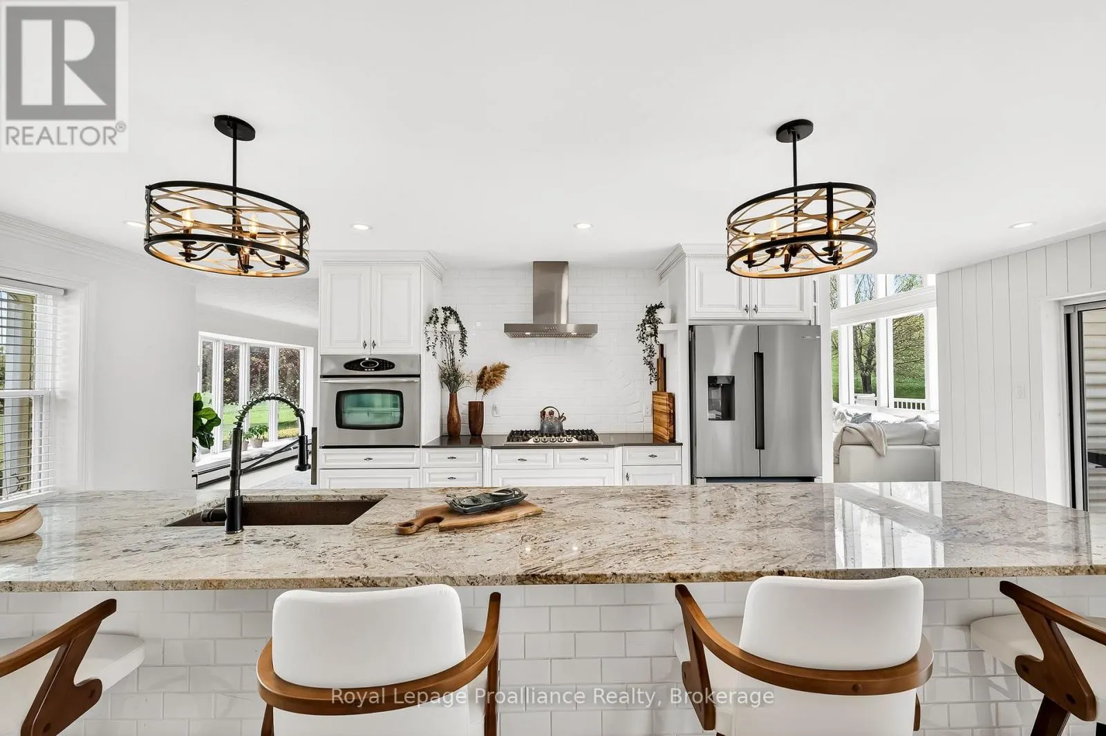 439 OAK LAKE ROAD
