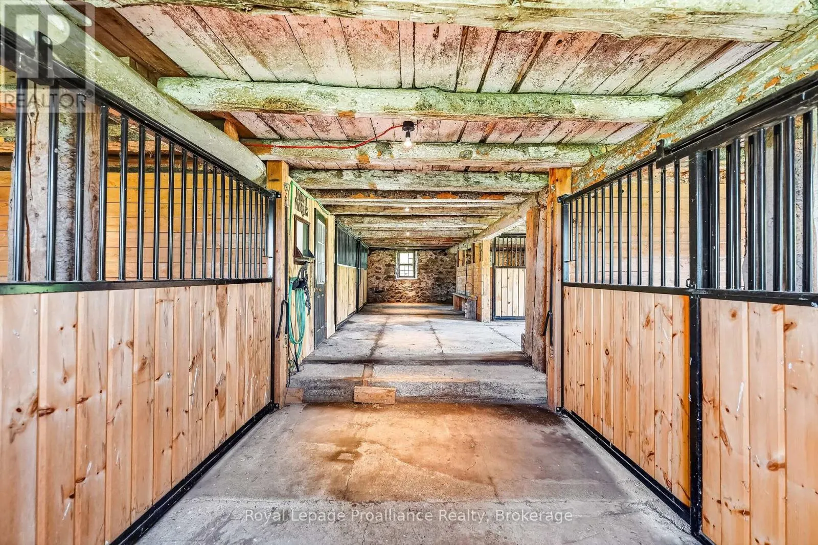 439 OAK LAKE ROAD