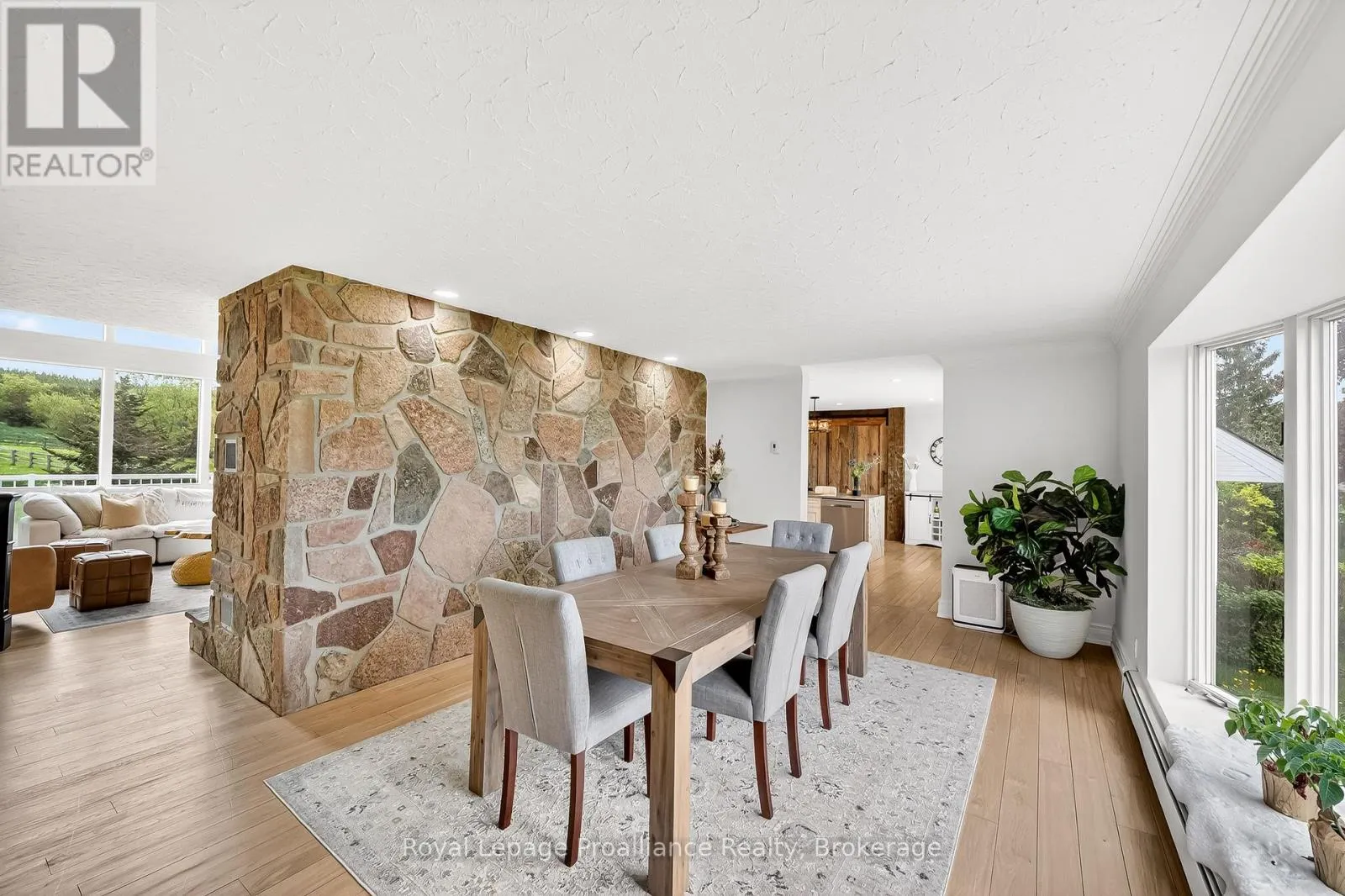 439 OAK LAKE ROAD