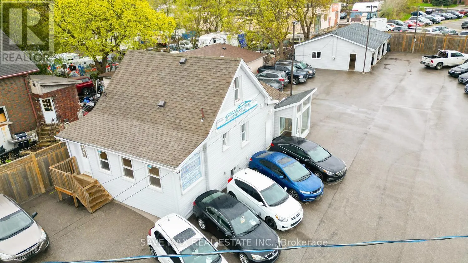 4 BEAUMONT CRESCENT S
