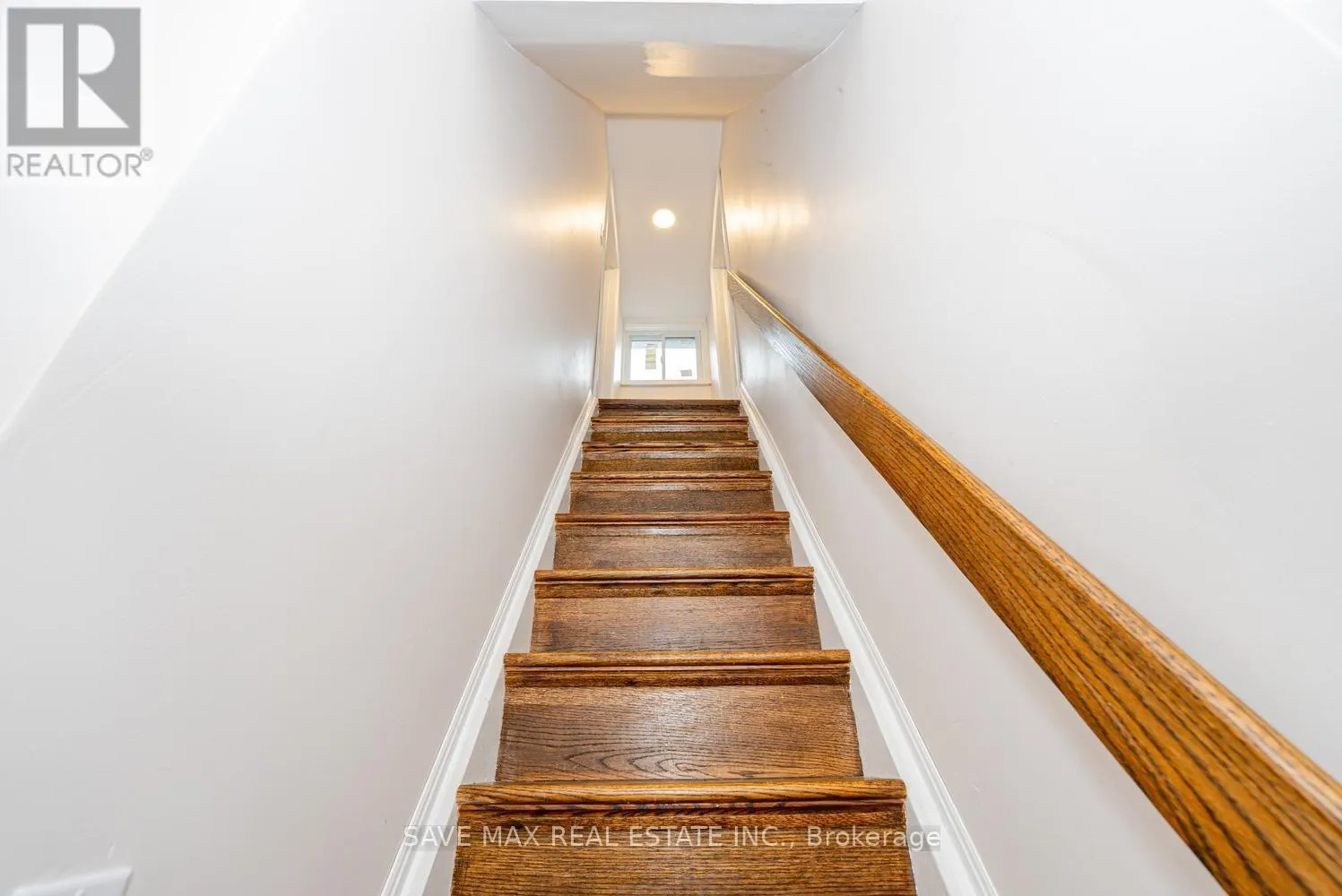 4 BEAUMONT CRESCENT S