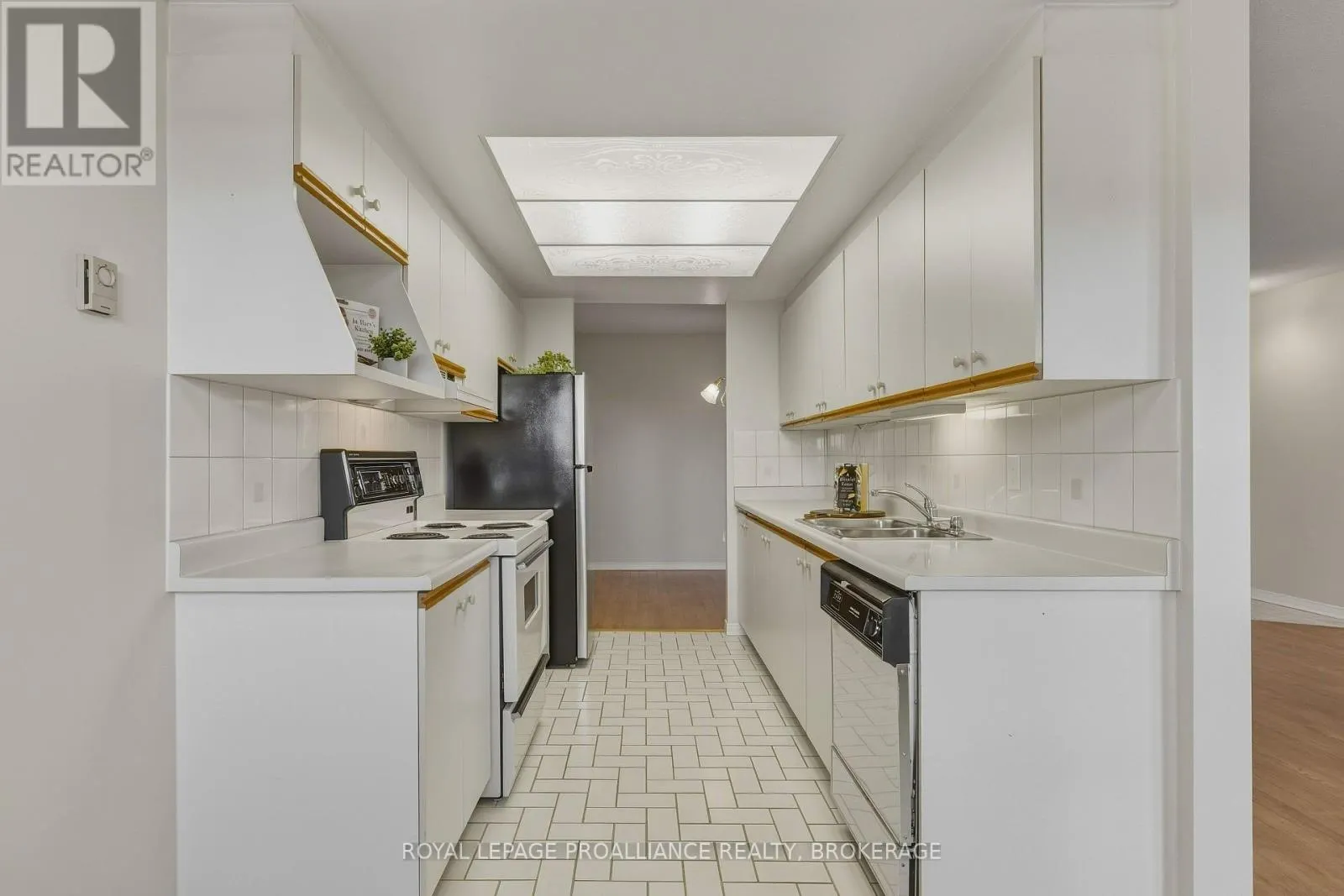 405 - 649 DAVIS DRIVE #405
