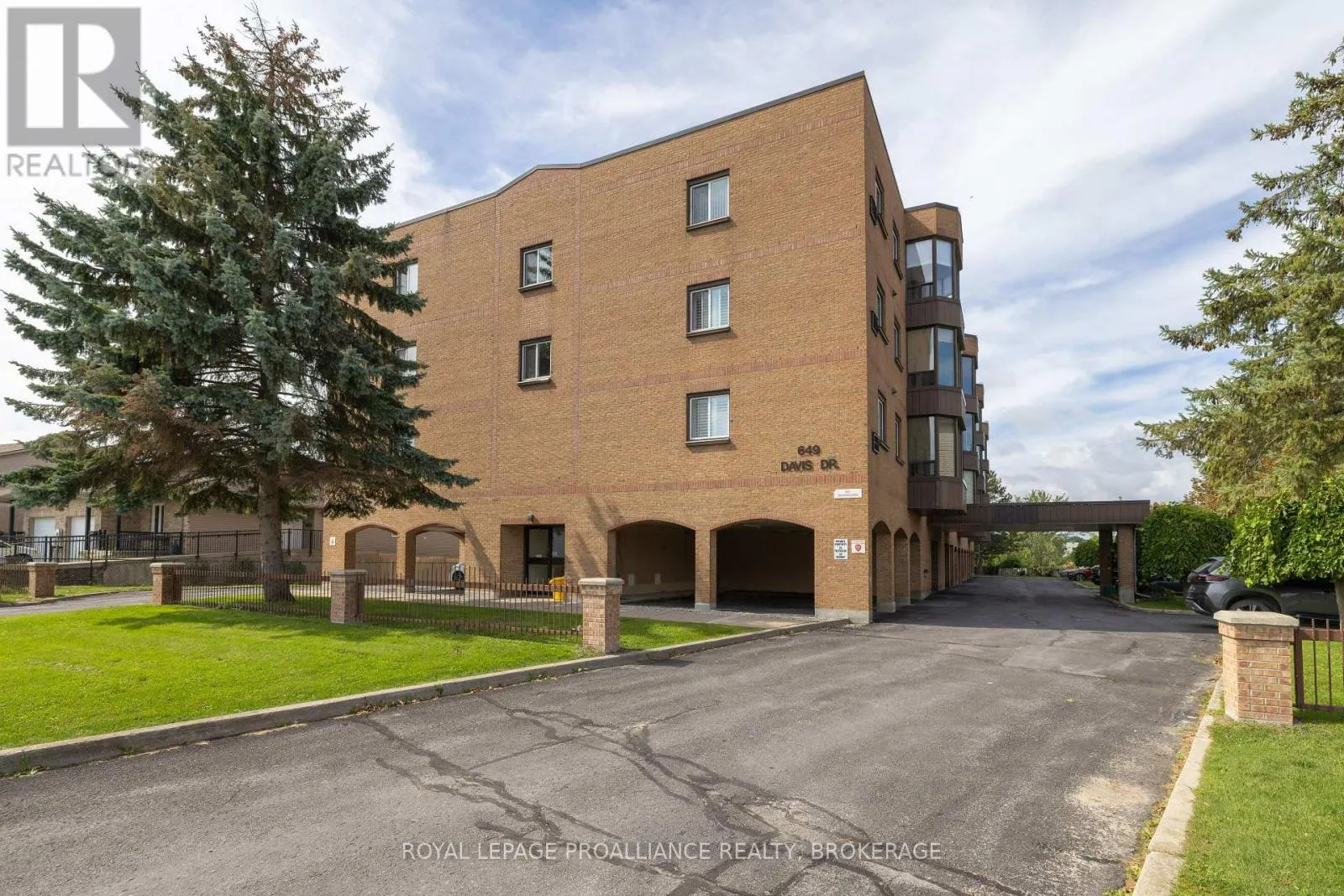 405 - 649 DAVIS DRIVE #405