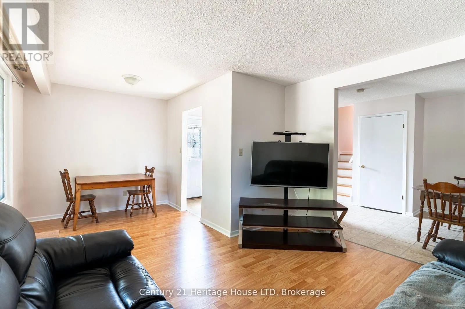 387 FIRST AVENUE