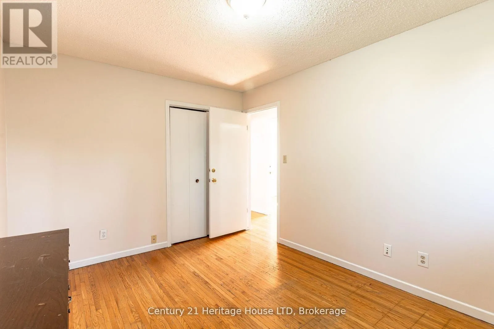 387 FIRST AVENUE