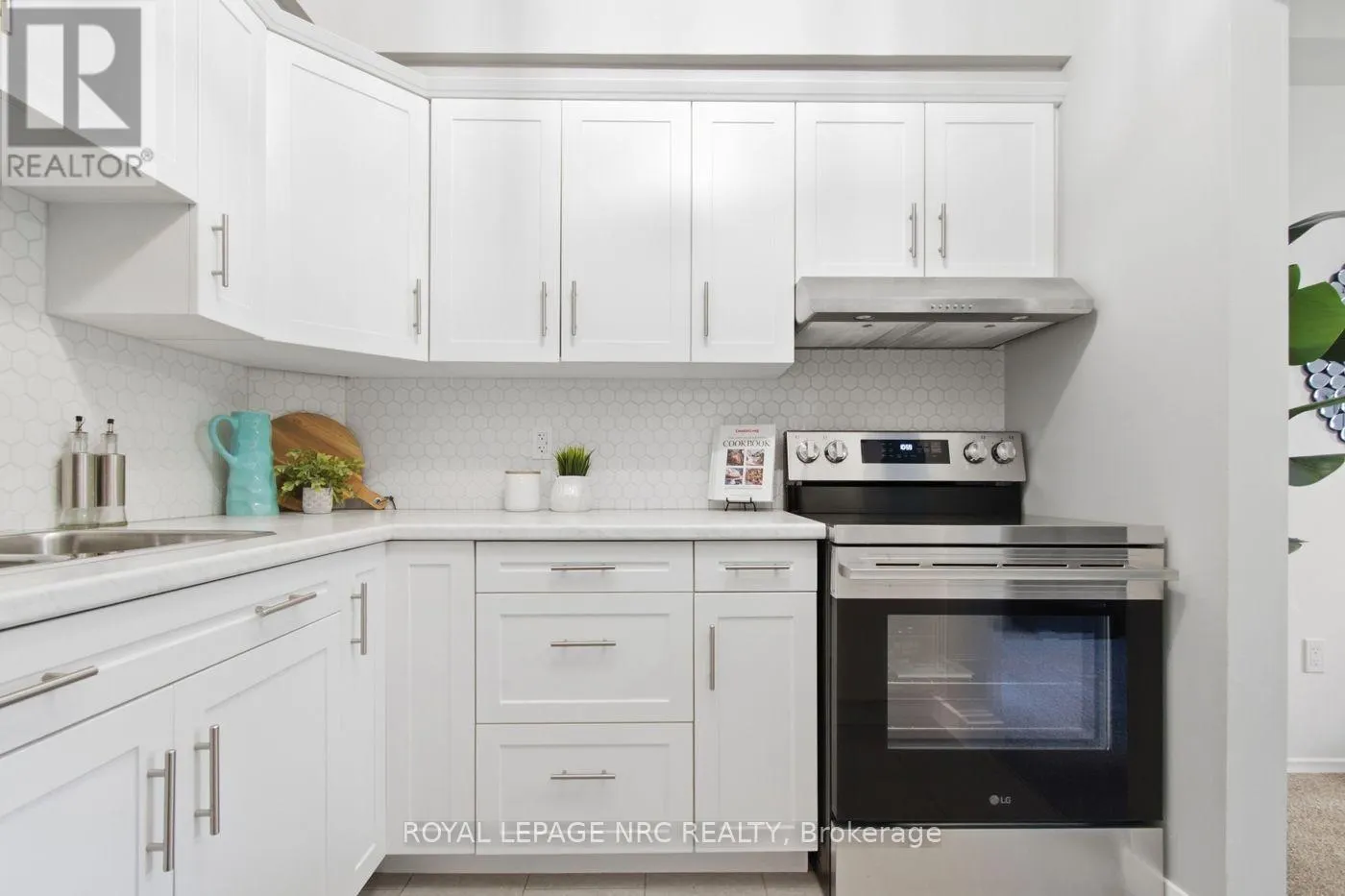 106 - 72 MAIN STREET E #106