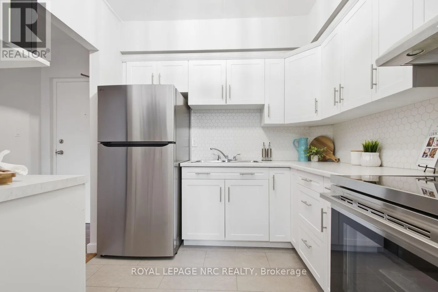 106 - 72 MAIN STREET E #106
