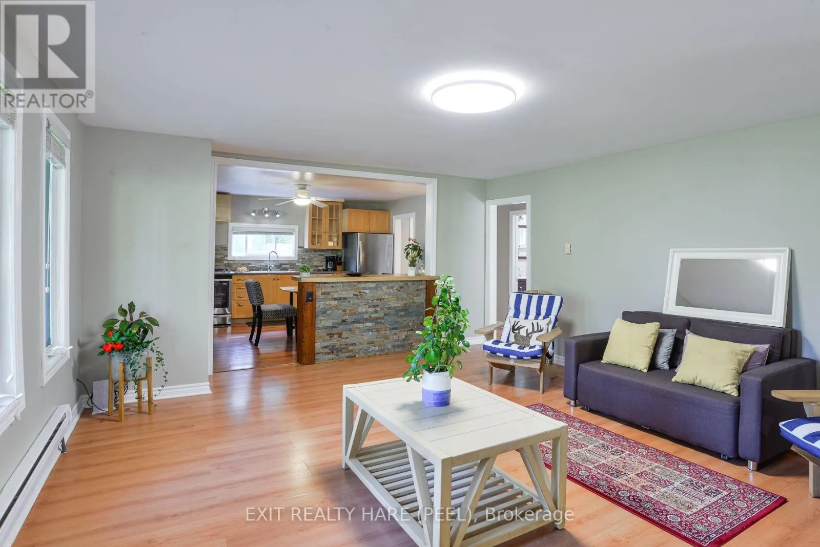 1082 LAMBERT ROAD