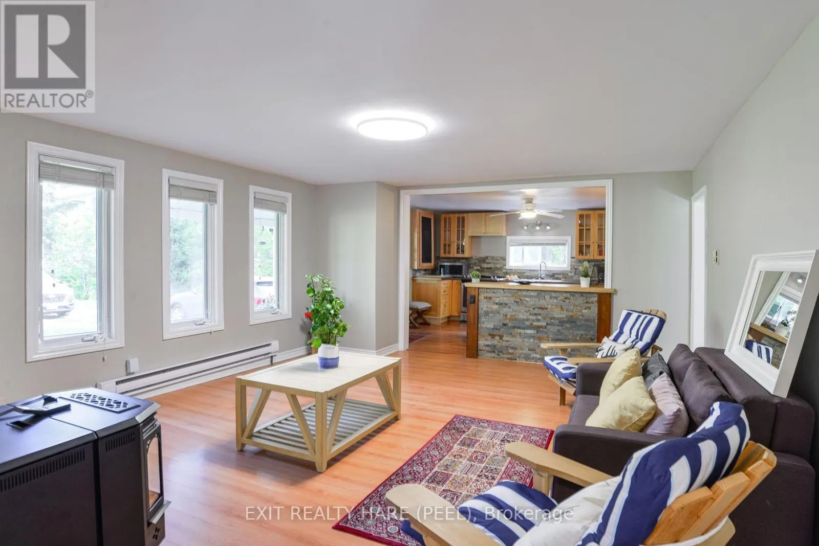 1082 LAMBERT ROAD
