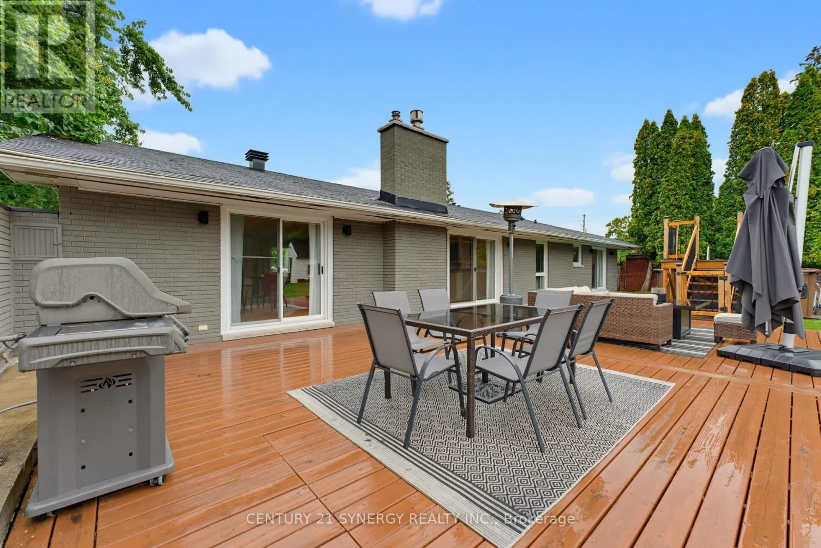 10 HONEY GABLES DRIVE