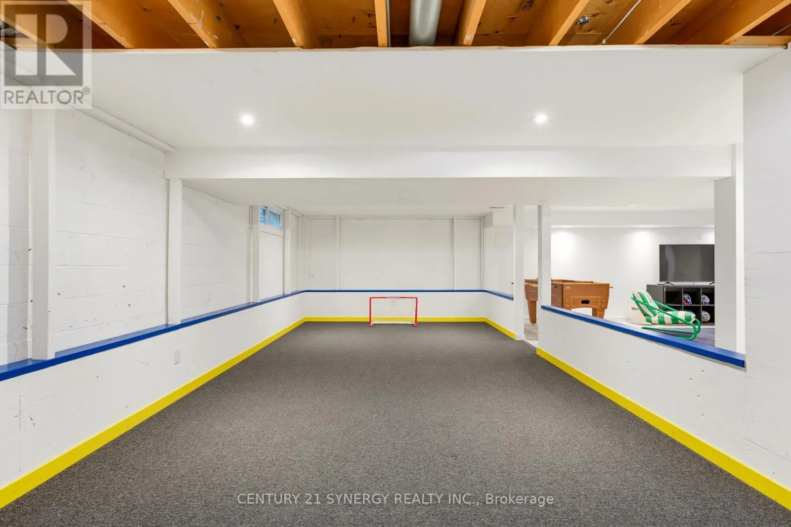 10 HONEY GABLES DRIVE