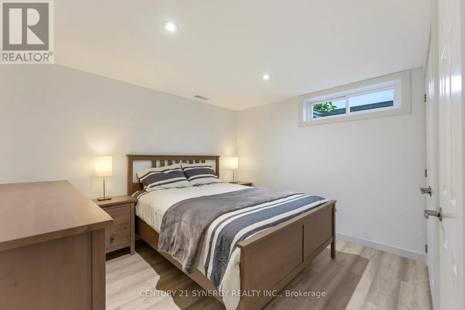 10 HONEY GABLES DRIVE