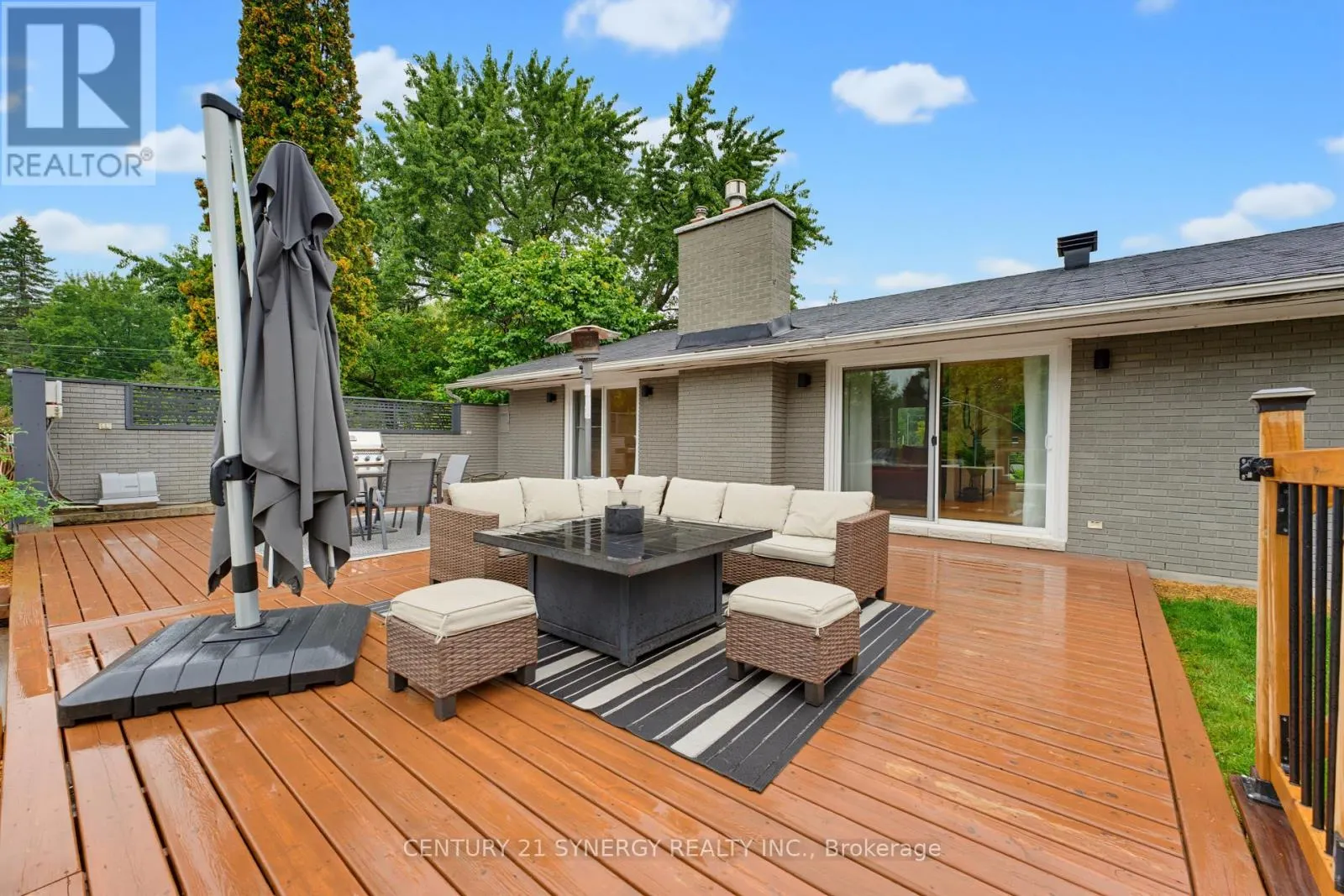 10 HONEY GABLES DRIVE