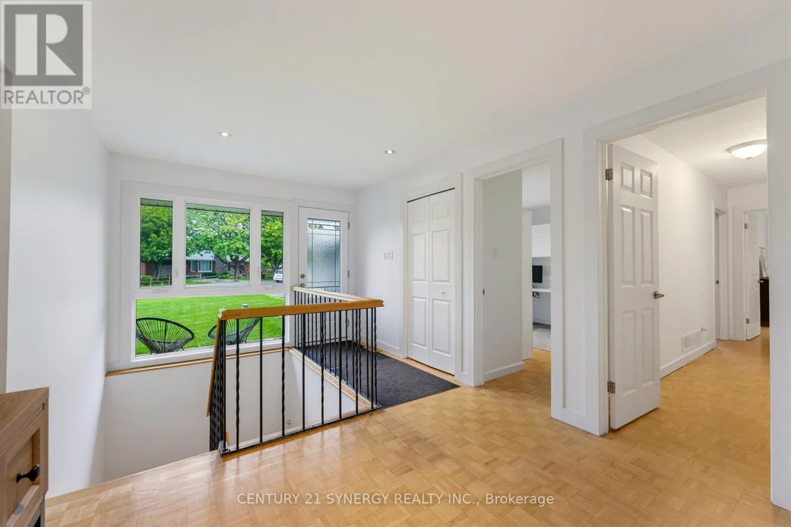 10 HONEY GABLES DRIVE