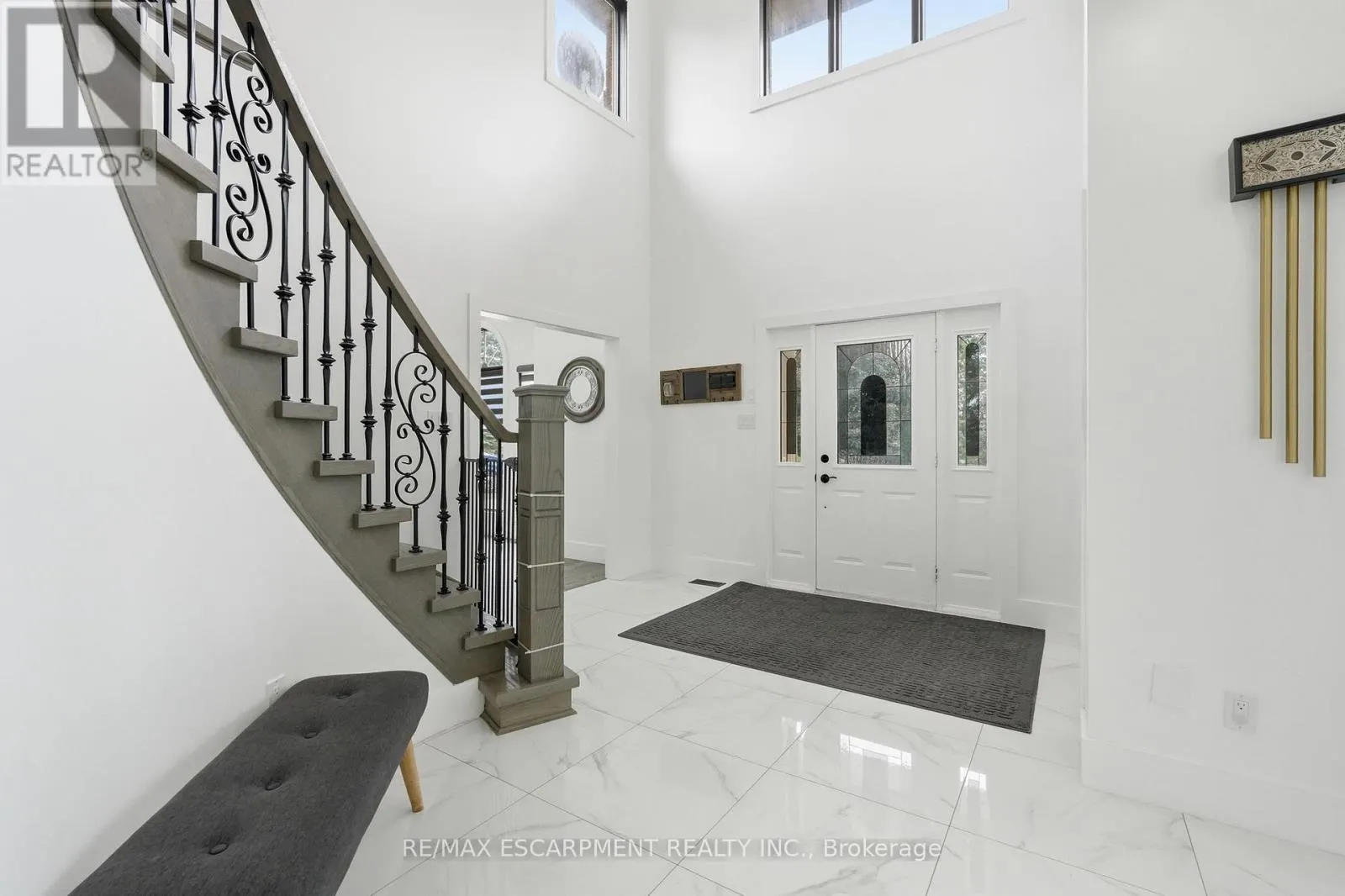2 CURRIE DRIVE