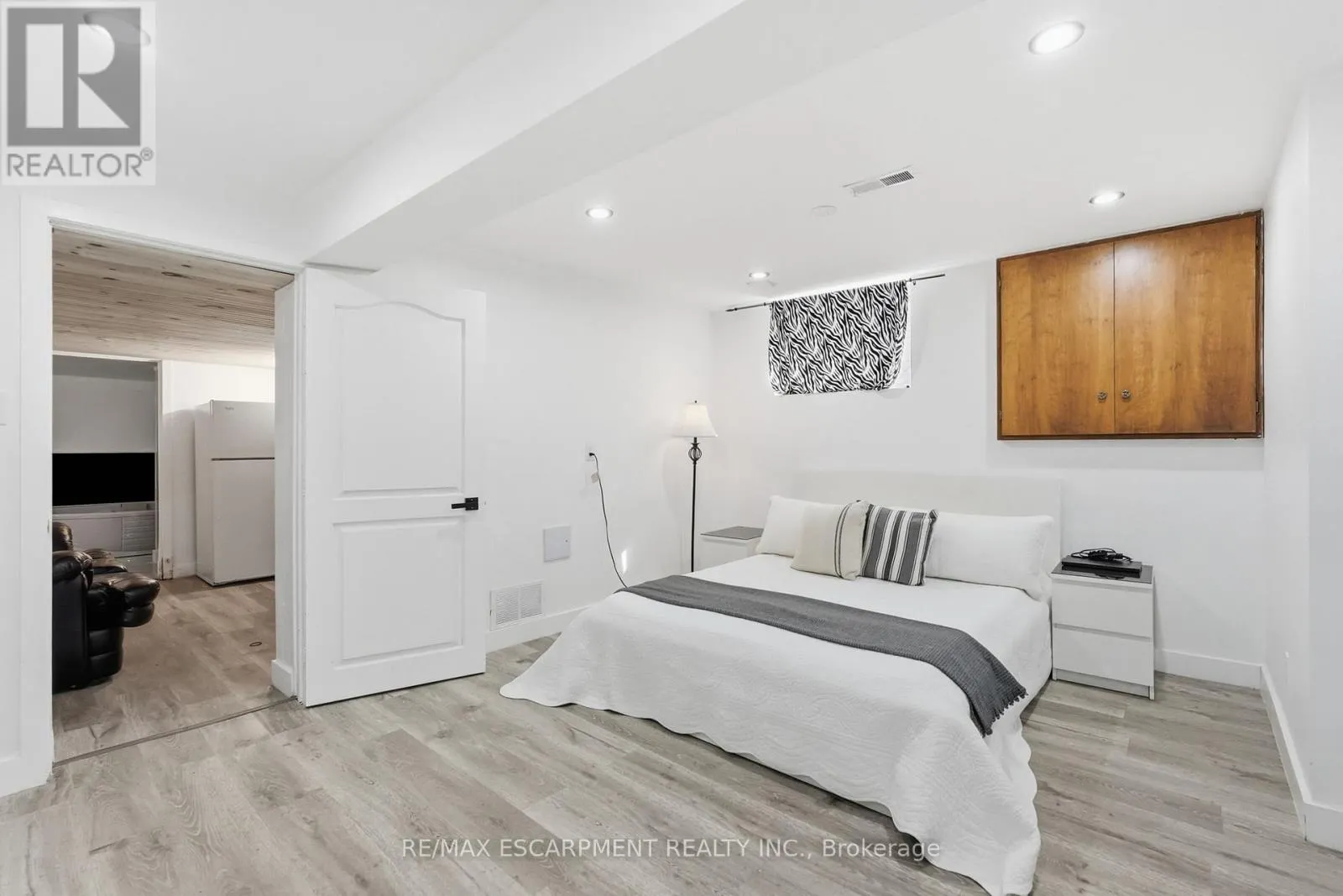 2 CURRIE DRIVE