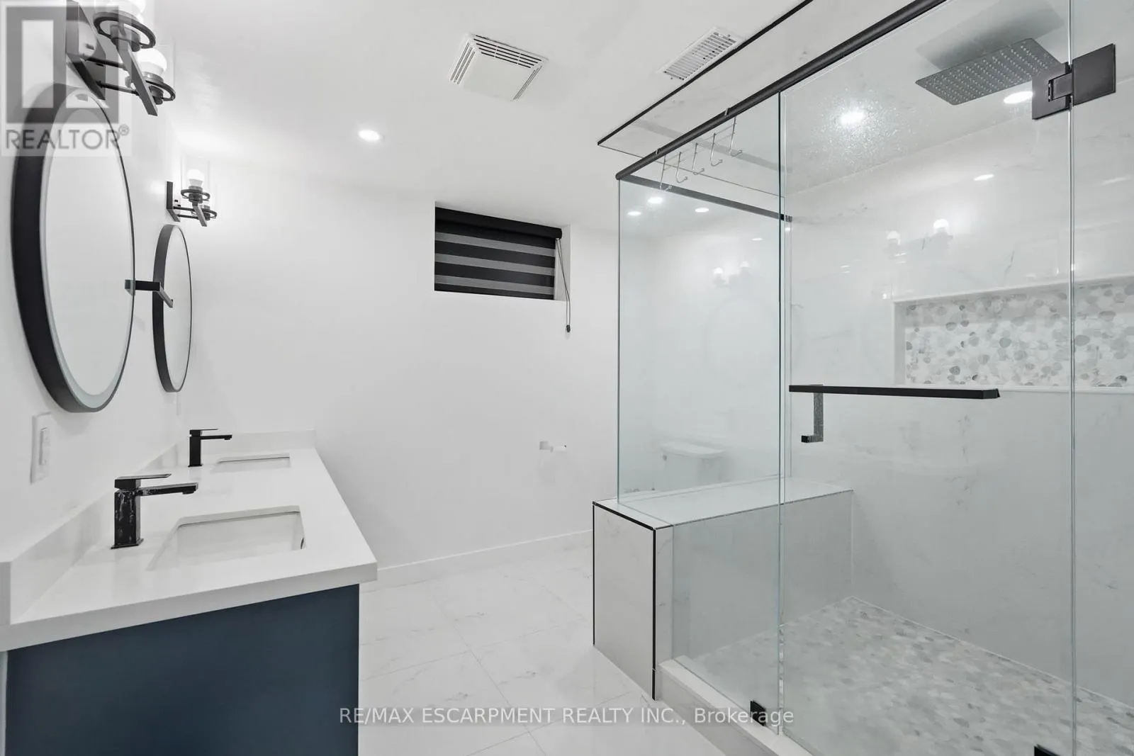 2 CURRIE DRIVE