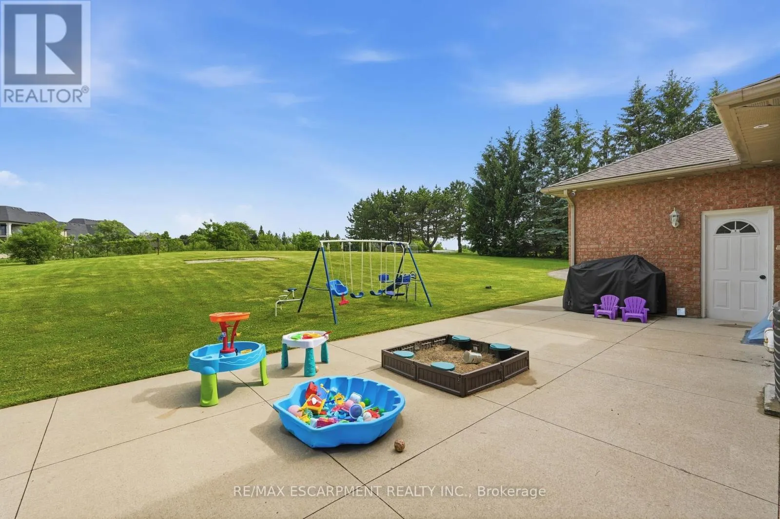 2 CURRIE DRIVE