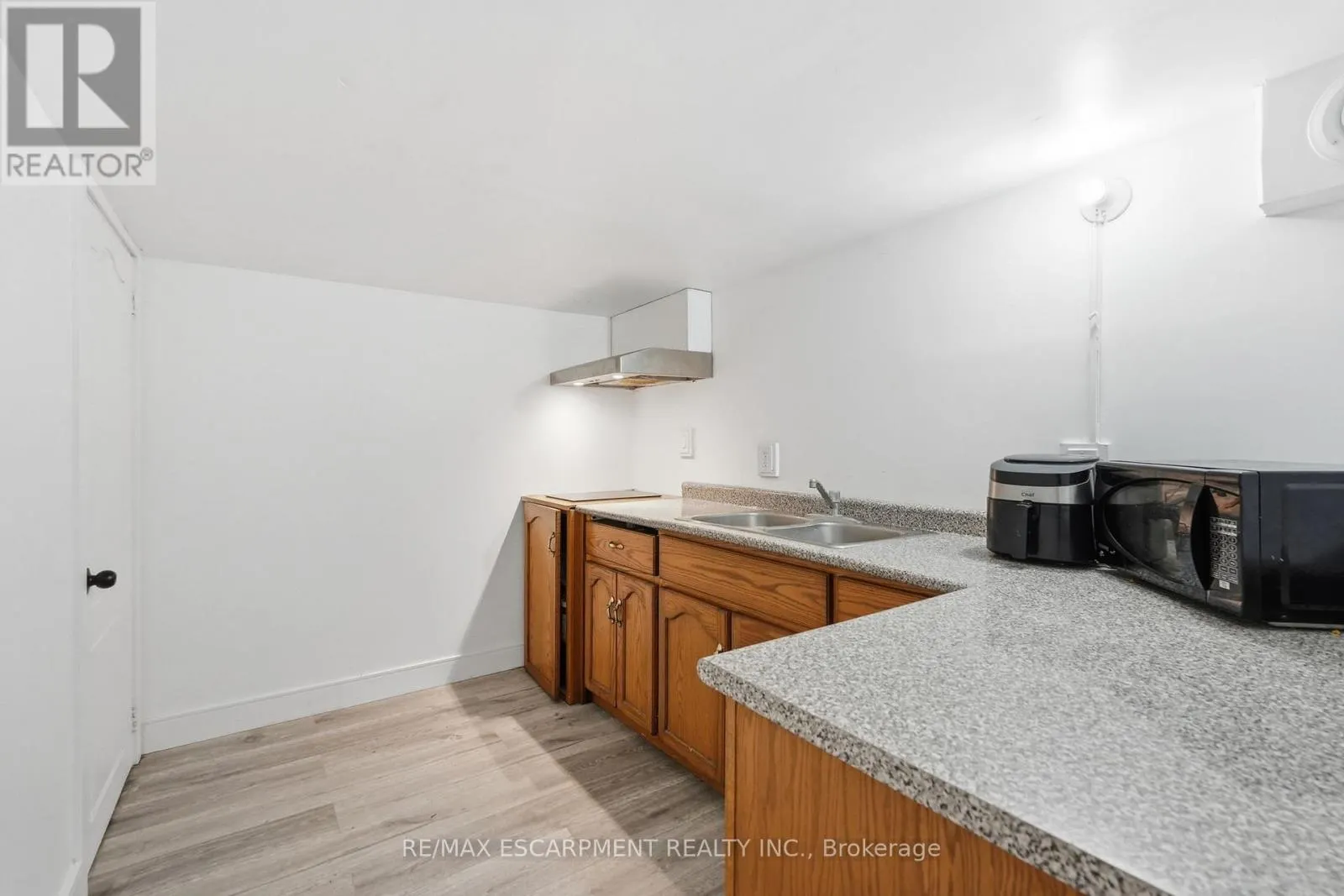 2 CURRIE DRIVE