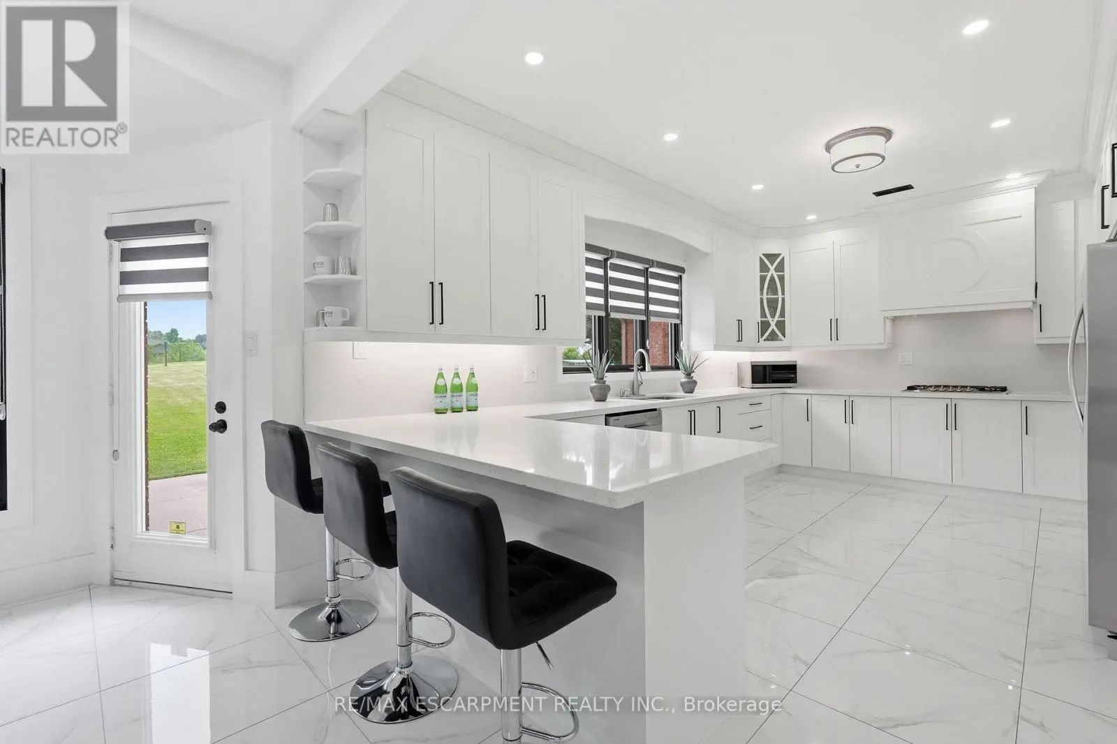 2 CURRIE DRIVE