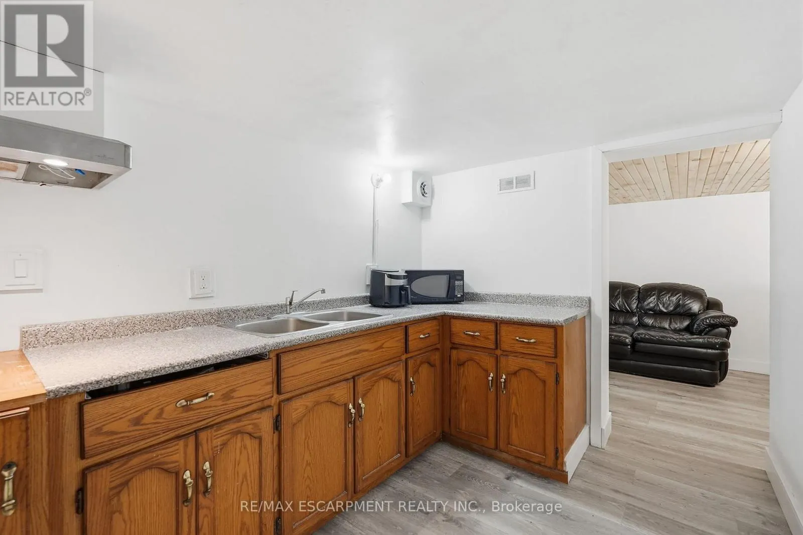 2 CURRIE DRIVE