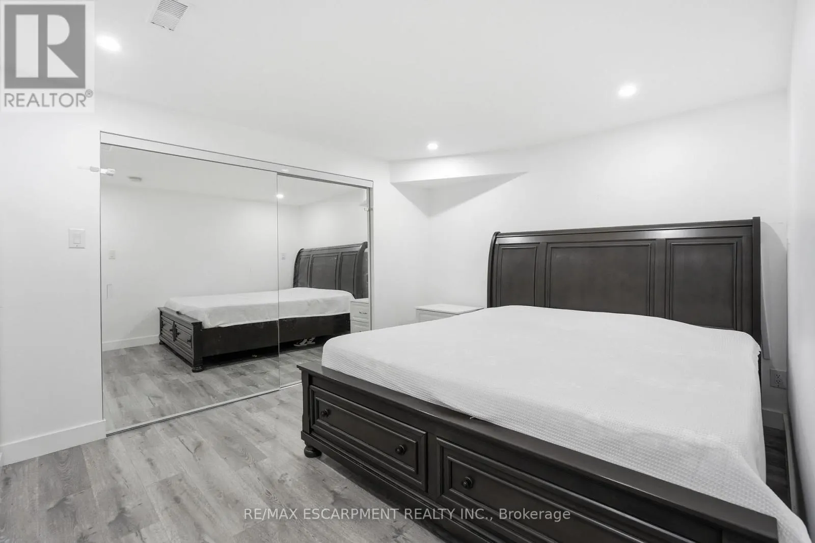 2 CURRIE DRIVE