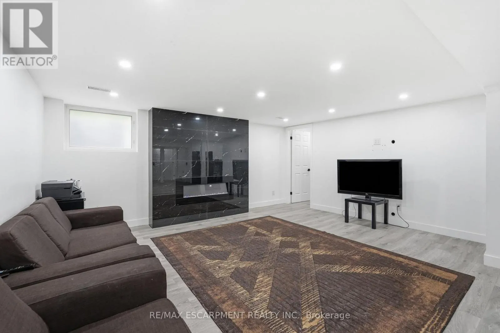 2 CURRIE DRIVE