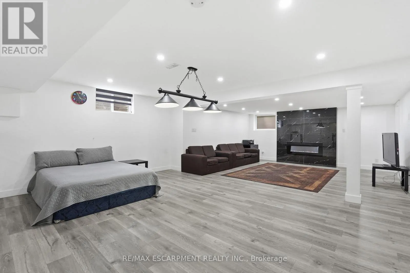 2 CURRIE DRIVE