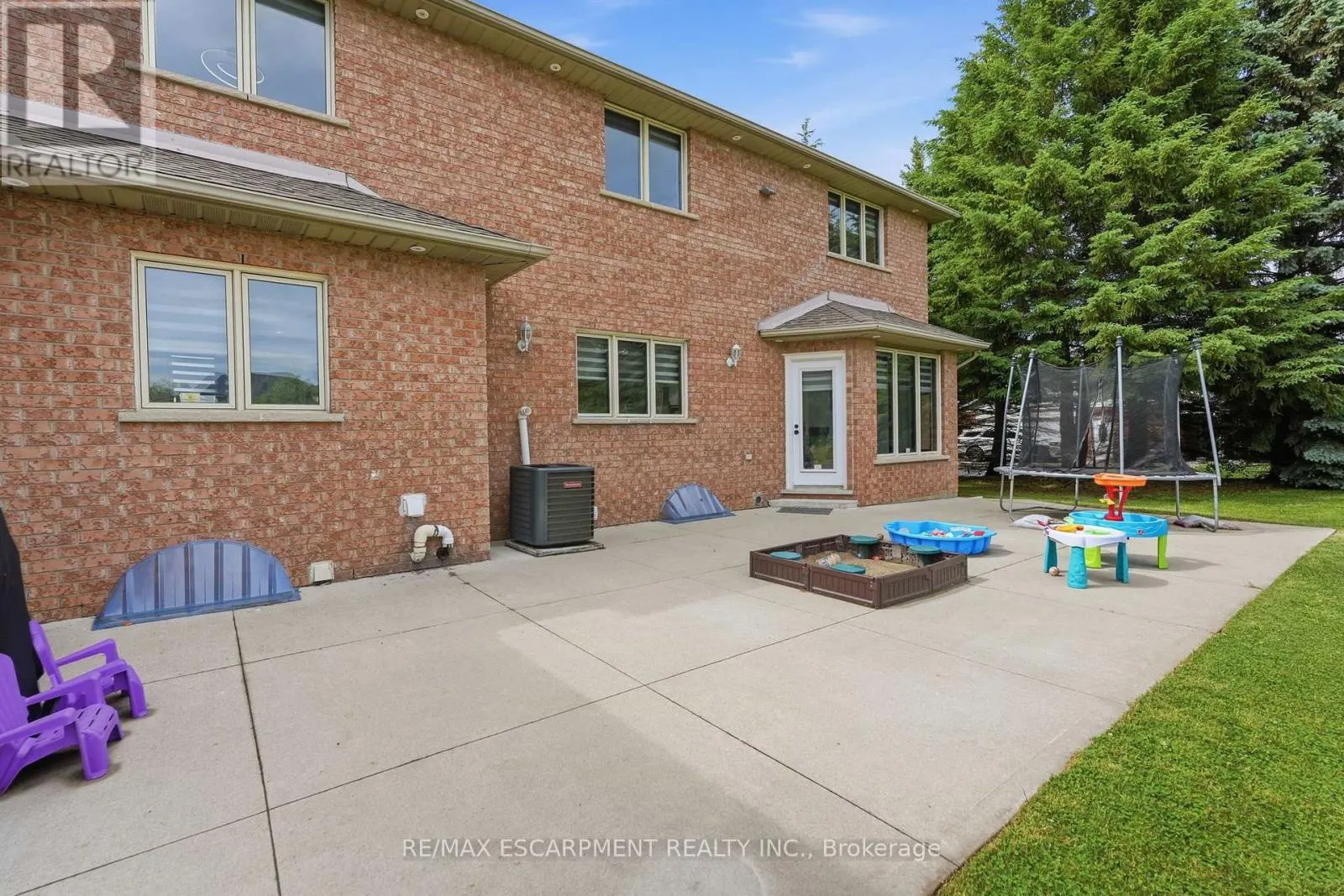 2 CURRIE DRIVE