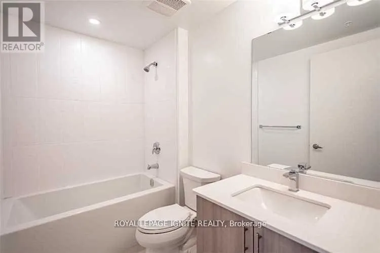 417 - 550 NORTH SERVICE ROAD