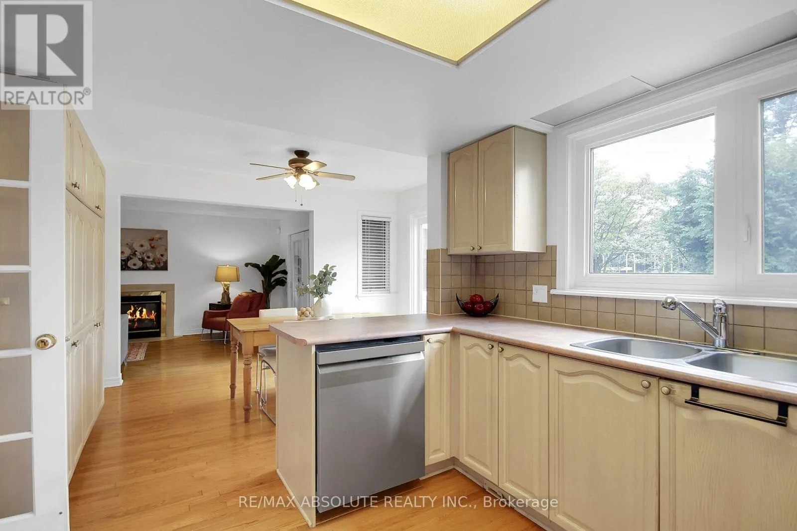 38 FORESTGLADE CRESCENT