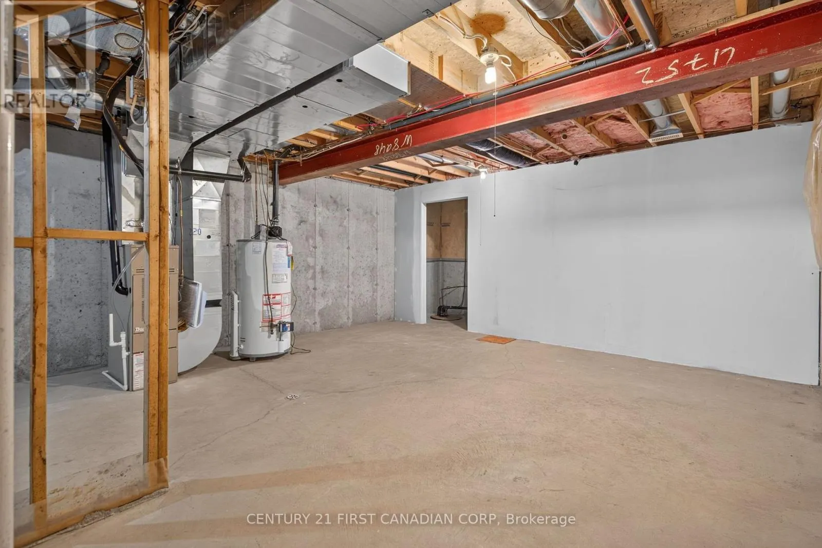22 - 87 DONKER DRIVE #22