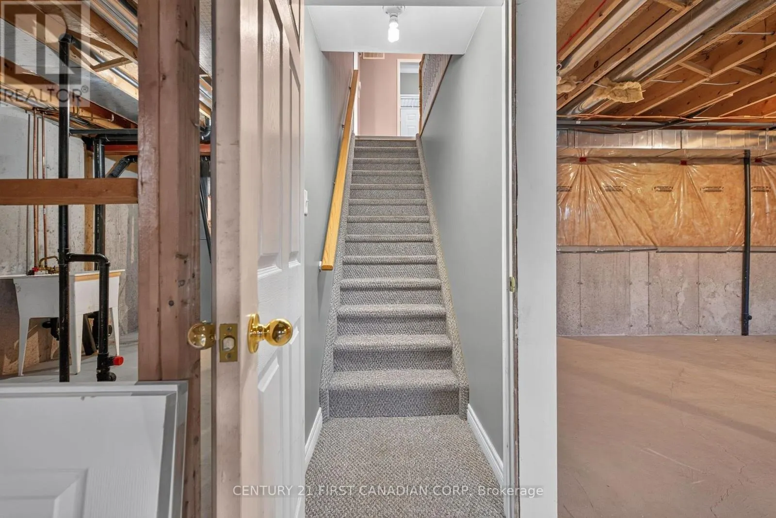 22 - 87 DONKER DRIVE #22