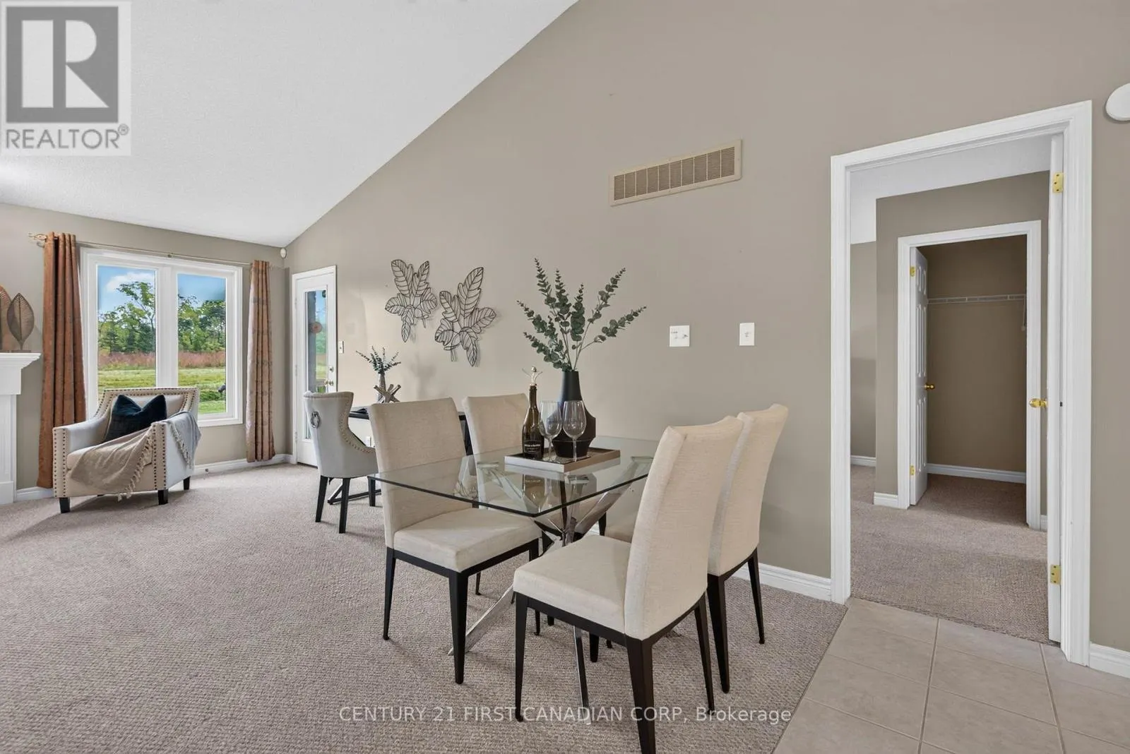 22 - 87 DONKER DRIVE #22