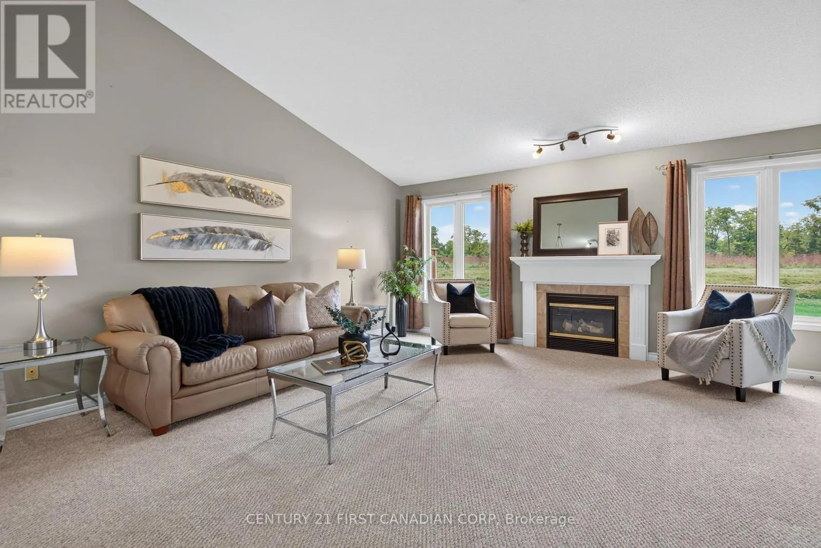 22 - 87 DONKER DRIVE #22