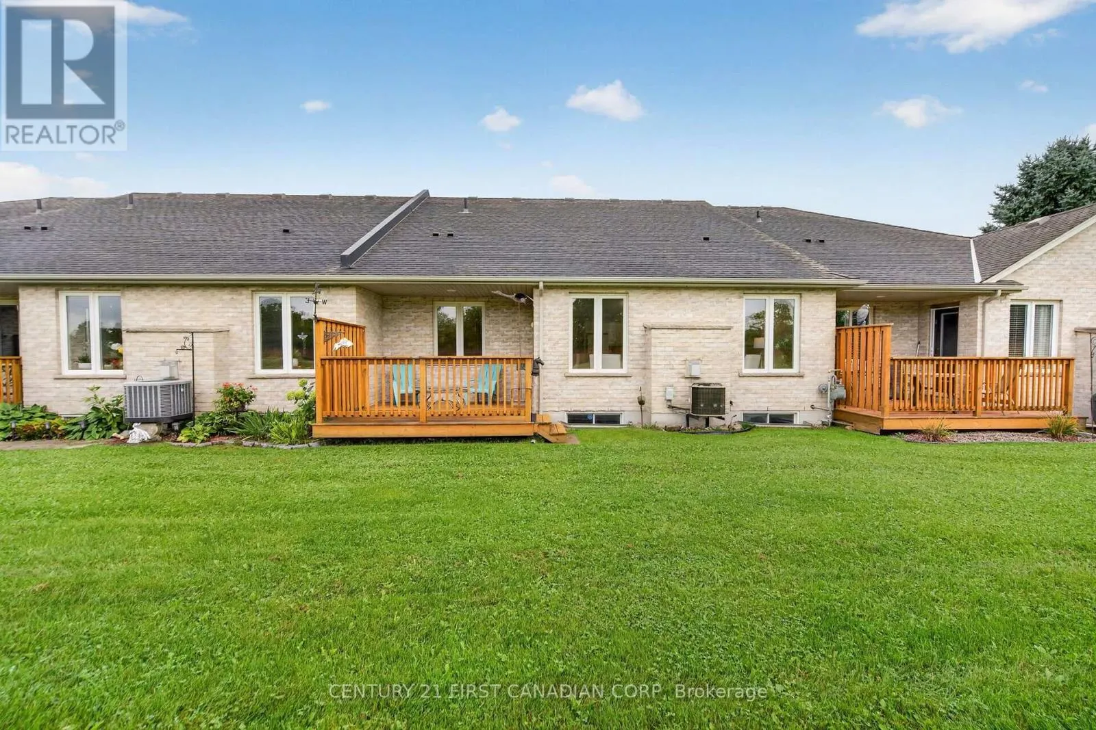 22 - 87 DONKER DRIVE #22