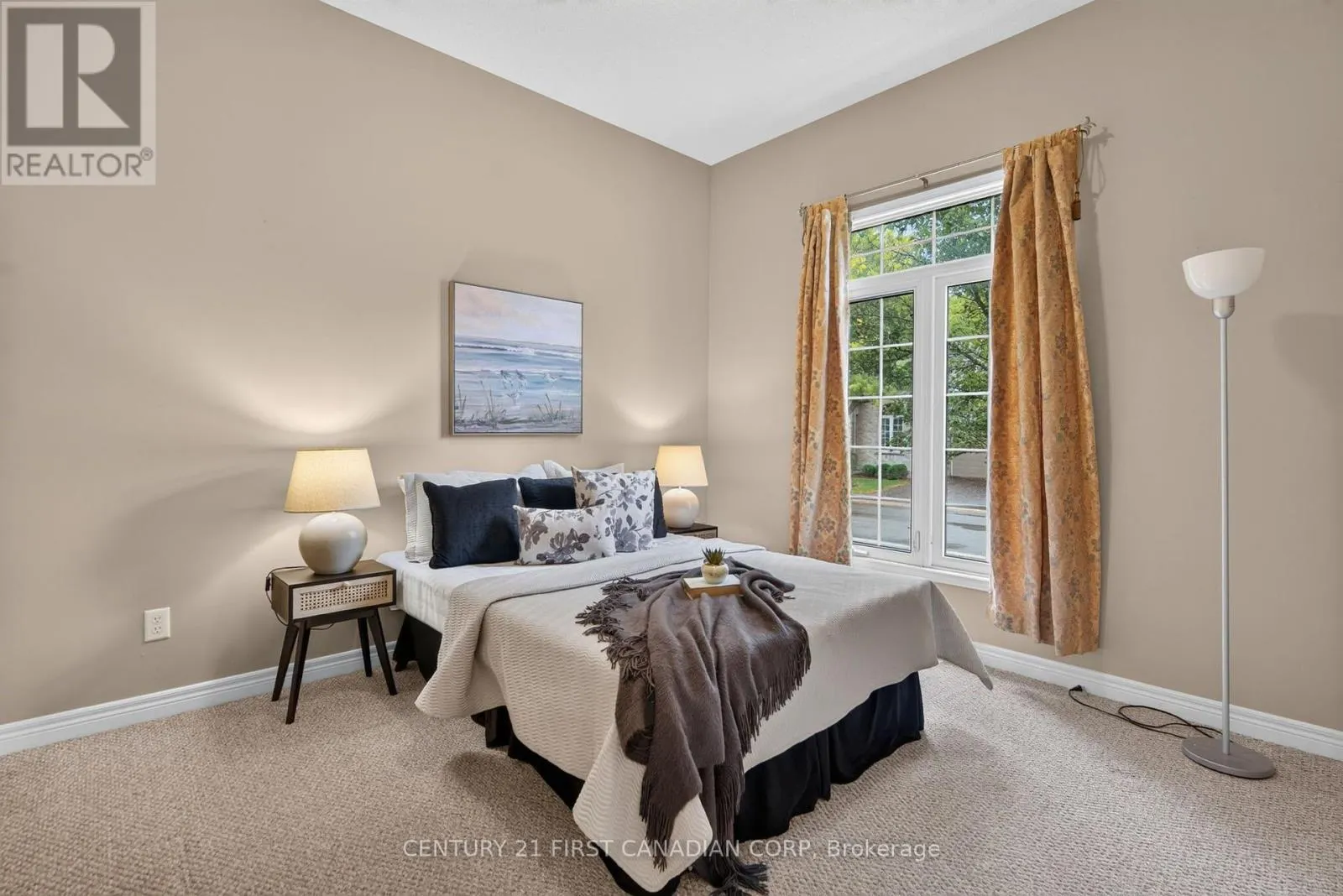 22 - 87 DONKER DRIVE #22